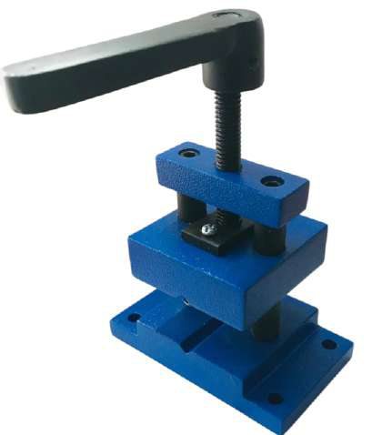 Vertical Vise For Holding Rings And Hexagonal Stakes